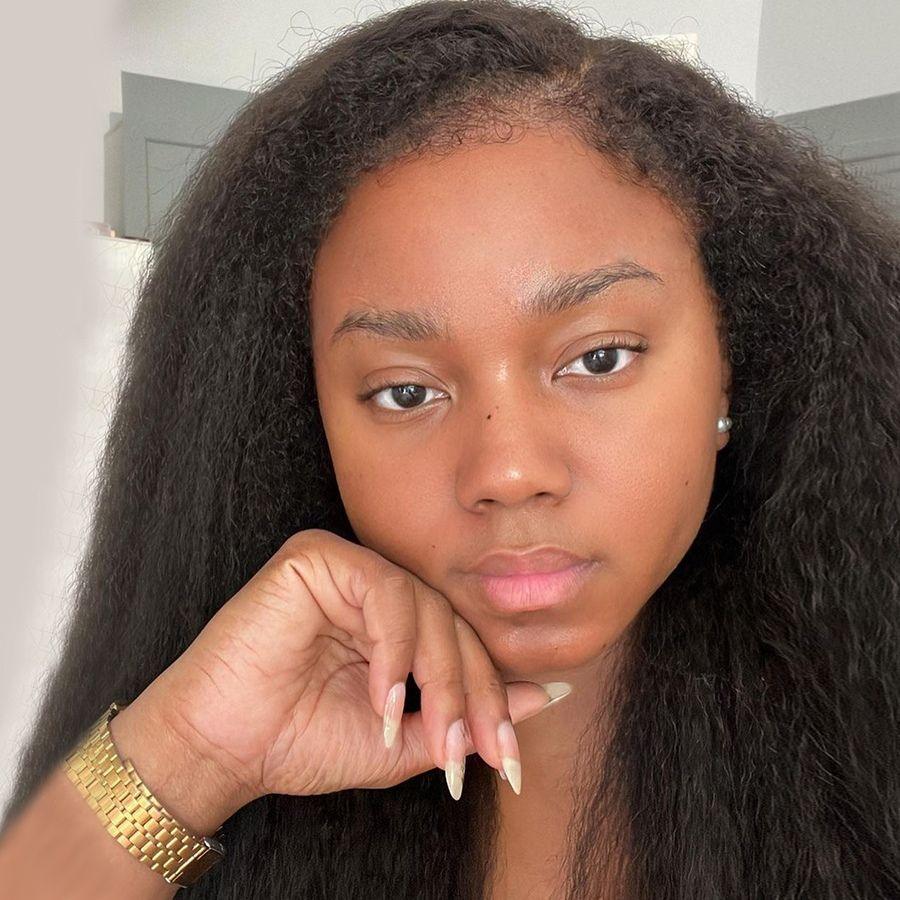 Model wearing Wowangel 5x5 closure wig with type 4C edges.