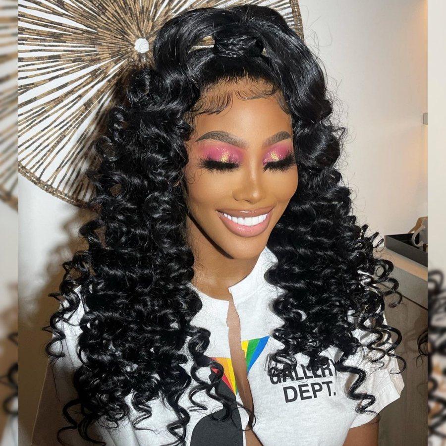 Model wearing WOWANGEL loose curl HD lace front wig.